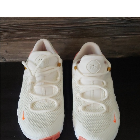 New Nike Free Metcon 4 Cream White Peach Orange Sneakers - Picture 3 of 5